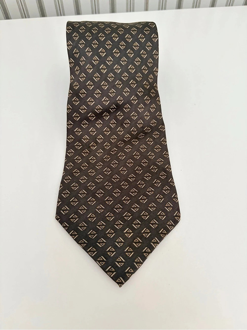Perry Ellis Portfolio Geometric Tie in Brown & Gold Like New